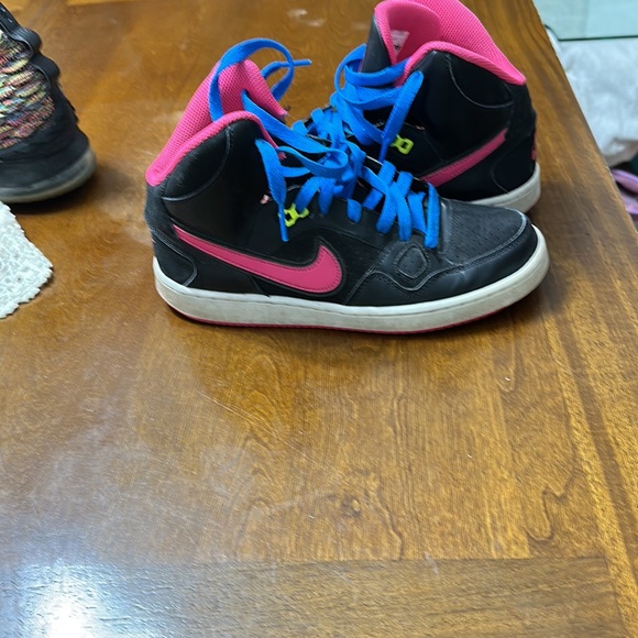 Nike Force size 6y - Picture 2 of 4